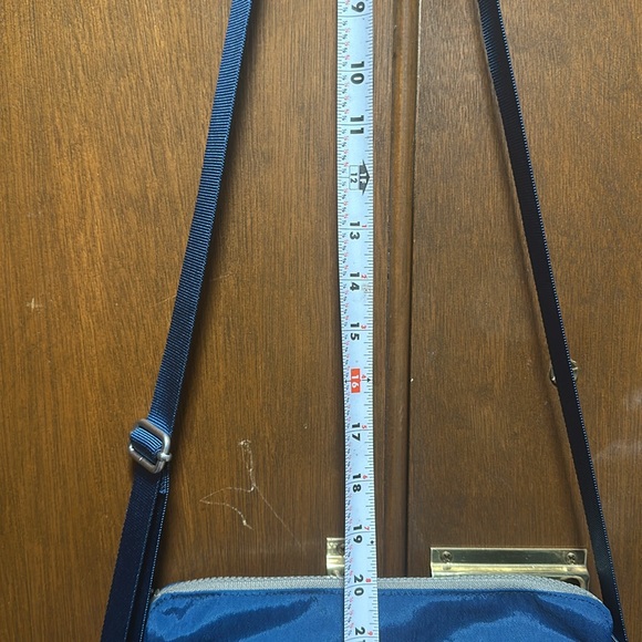 baggallini Comrade Crossbody - Picture 8 of 9